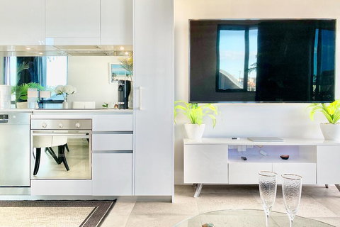 AdriaticBlu Luxe 2 Bed Apartment With Stunning Ocean Views - Events Australia 2