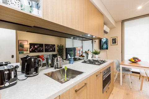 Air Conditioned One Bedroom With Pool Close To CBD - Events Australia 1
