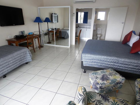 Airlie Court Units - Events Australia 1