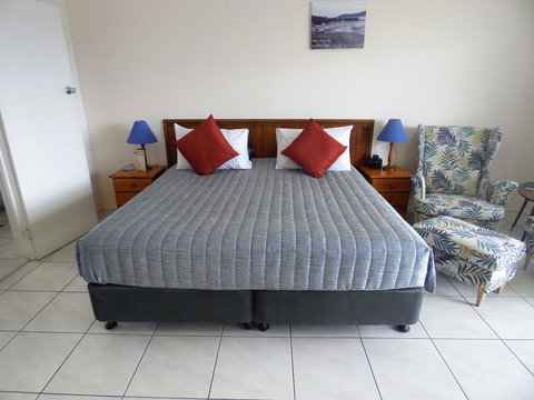 Airlie Court Units - Events Australia 0