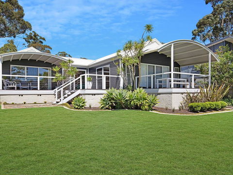 Akarana Beach House :: Jervis Bay Rentals - Events Australia 0