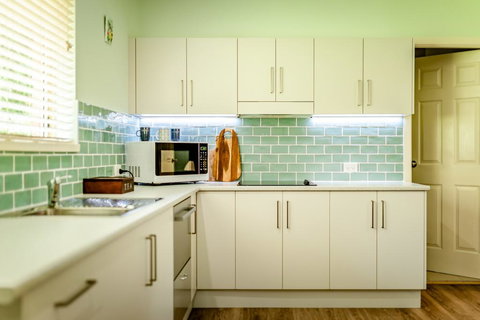 Alarks Nest Bed And Breakfast - Events Australia 3