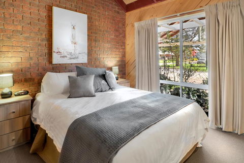 All Seasons Mansfield - Tourism Bookings 1