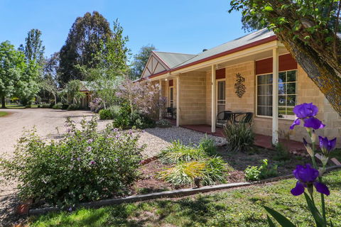 All Seasons Mansfield - Tourism Bookings 0