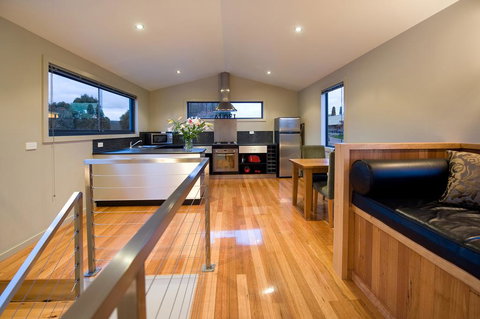 Alofi - Events Australia 1