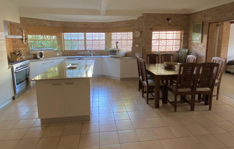 Amazing Beach House - Events Australia 1