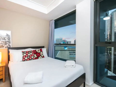 Amazing Brisbane CBD 2 Bedroom Apartment With River Views - Events Australia 3