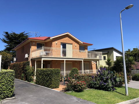 Angela's Beach Stays - Events Australia 1
