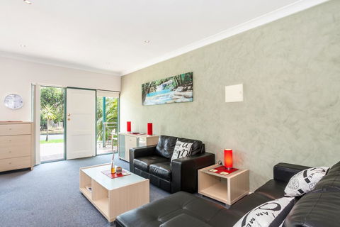 Anglesea River Apartments - 2 Bed Unit 2/4 - Events Australia 1