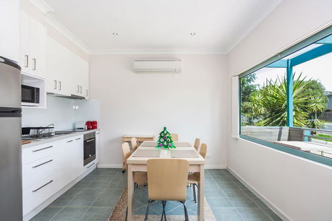 Anglesea River Apartments - 2 Bed Unit 2/4 - Events Australia 3