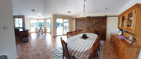 Anjas Place In The Hunter Valley - Events Australia 3