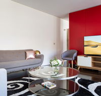 Apartment with Balcony and Parking near Racecourse - Accommodation Europe