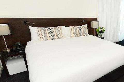 Apartments @ 79 Goondoon - Events Australia 0