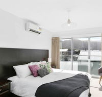 APOLLO 13 STUDIO - free wifi opposite beach - Events Australia