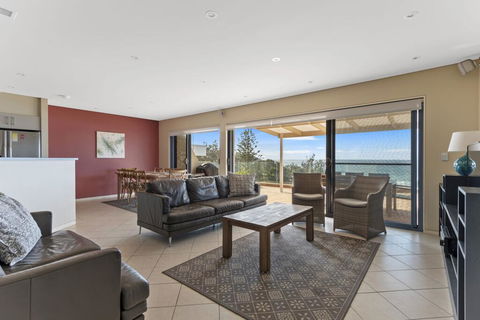 Aqua Shores Penthouse - Events Australia 1