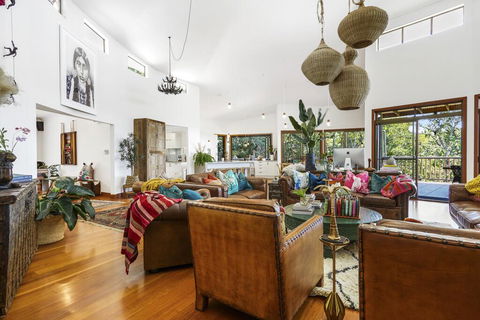 Aquila Retreat Mansion - Events Australia 0