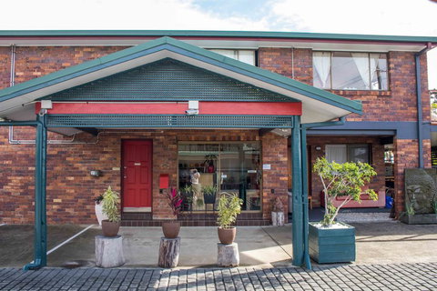 Arabella Motor Inn (formerly South Tweed Motor Inn) - Events Australia 1