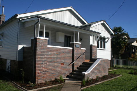 Armidale Executive Accommodation - City Centre - Tourism Bookings 2
