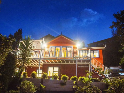 Artee House - A Bright Escape - Events Australia 2