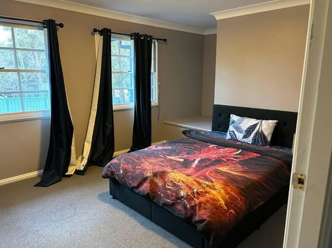 Luxury House 5 Bedrooms - Tourism Bookings 3