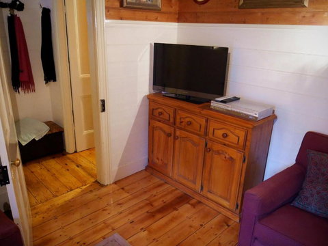 Lynden Cottage - Built 1884 In The Heart Of Town - Events Australia 1