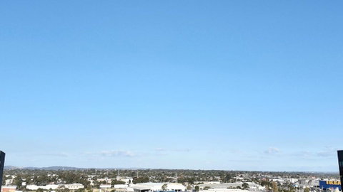 M-city Apartment - Executive Twin King Ensuites - Fully Equipped - Free Parking, Fast Wifi, Smart TV, Netflix, Complementary Drinks & Amenities - M-city Shopping Centre Clayton 3168 - Tourism Bookings 1
