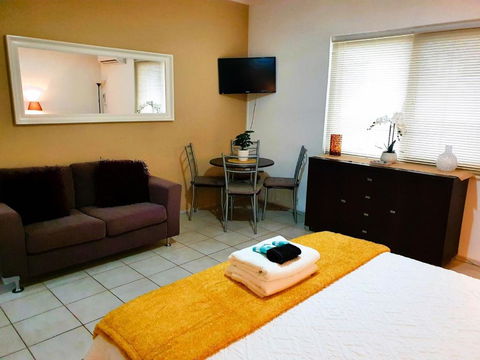 M104 West Perth Studio Apartment Near Kings Park - Events Australia 1