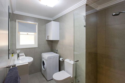M5 West Perth Studio Apartment Near Kings Park - Events Australia 3