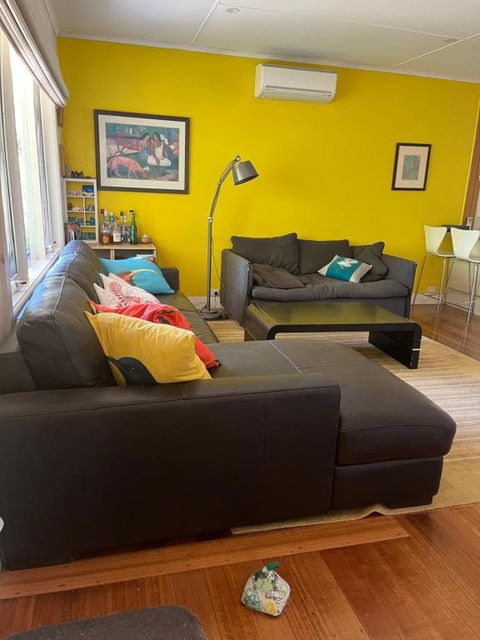 Mcrae Retro Beach House ! - Events Australia 0