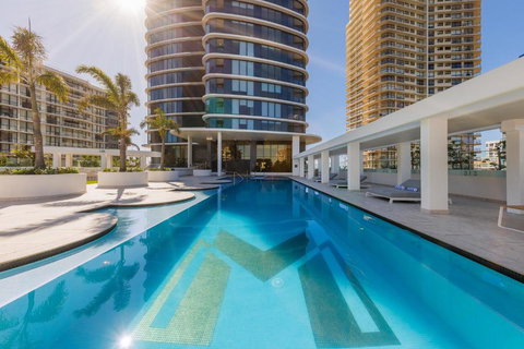 Meriton Suites Surfers Paradise - Events Australia 1