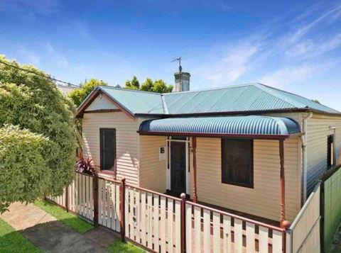 Milton House, Hamilton - Tourism Bookings 0