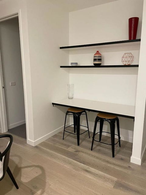 Modern Apartment On Courtney-02594 - Tourism Bookings 2