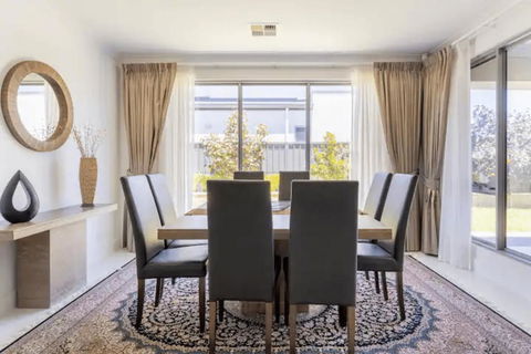 Modern Mansion In Lightsview By Host Solutions - Accommodation Europe 3