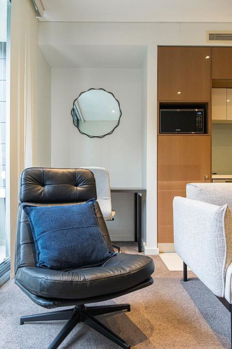 Modern Urban Retreat 1BR Apt Near Chatswood - Tourism Bookings 1