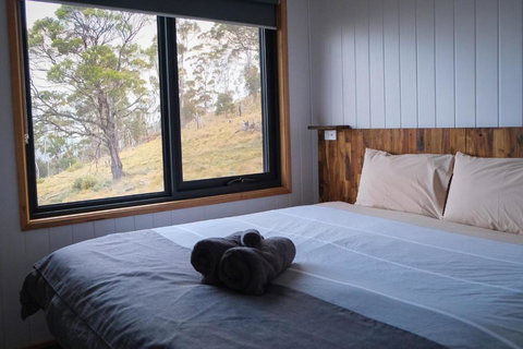 Mount Rumney Escapes - 3 Seaview Wombat House - Events Australia 3
