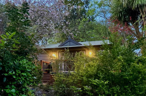 Mountain Cottage In Dandenong Ranges - Tourism Bookings 0