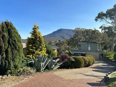 Mountains And Treetops Retreat - Nature Getaway - Tourism Bookings 0