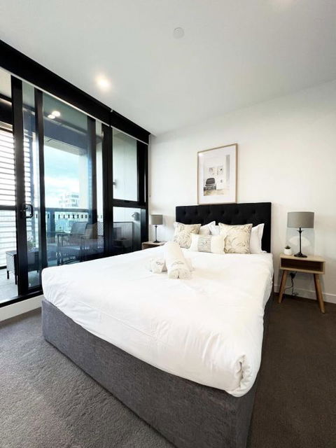Myka Home New Apartment In Box Hill YS4A - Events Australia 3