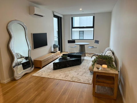 NEW BOUTIQUE 1bd Apt - Events Australia 0
