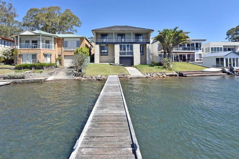 New Property Silverwater Serenity Shores Absolute Waterfront On The Lake - Tourism Bookings 0