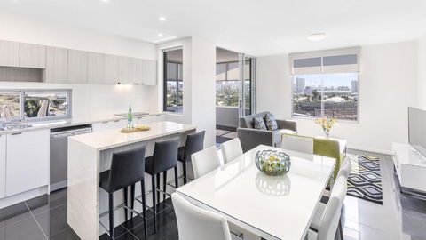 Oaks Brisbane Woolloongabba Suites - Tourism Bookings 2