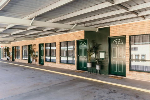 Oasis Motor Inn Blackall - Events Australia 3