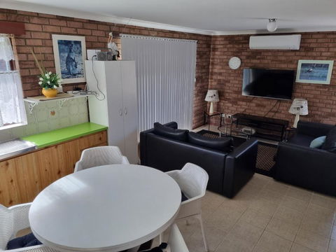 Ocean Beach Chalet 16 - Events Australia 3