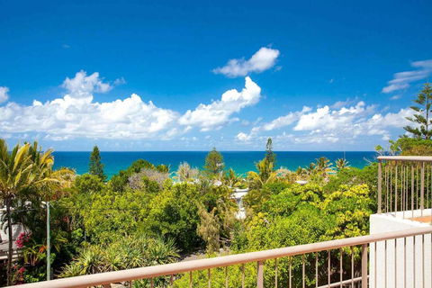 Ocean Terraces Split Level Apartment At The Beach - Events Australia 0