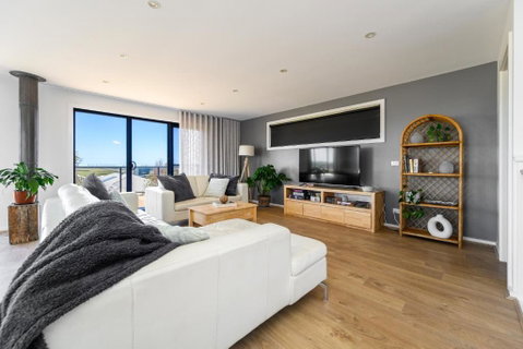 Ocean & Country Views, Spa, Pets Welcome, Fireplace - Your Ocean Oasis 10 Minutes To Phillip Island - Tourism Bookings 3