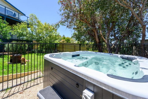 Ocean & Country Views, Spa, Pets Welcome, Fireplace - Your Ocean Oasis 10 Minutes To Phillip Island - Tourism Bookings 0