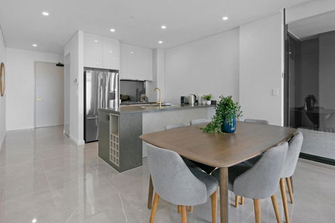 Oceanfront 2-Bed With Spectacular View, Pool & Gym - Events Australia 1
