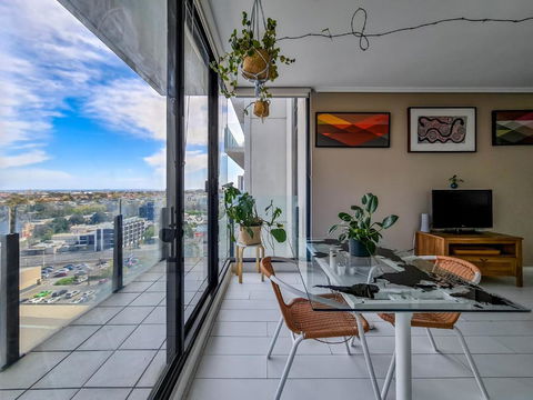 Ocean View Apartment Close To CBD With Indoor Pool. - Events Australia 0