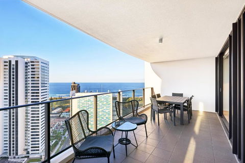 Ocean View 3-Bed With Gym, Pool, Sauna & Parking - Events Australia 1