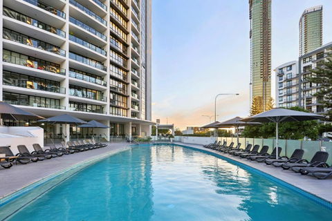 Ocean View 3-Bed With Gym, Pool, Sauna & Parking - Events Australia 0
